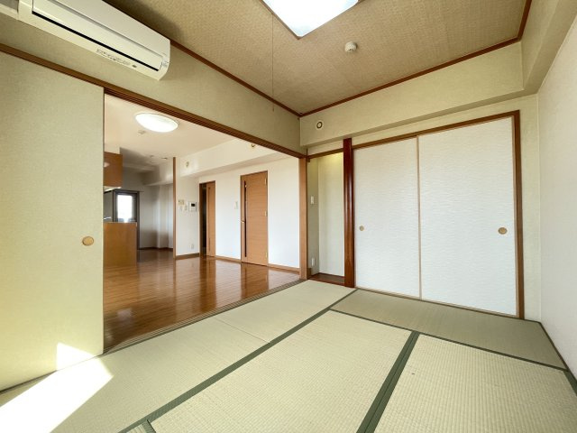 コアマンションネクステージ下通の和室