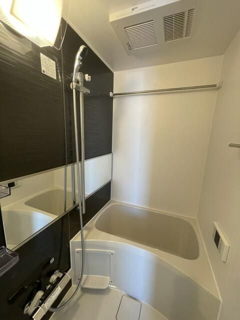 エストゥルース亀有の浴室