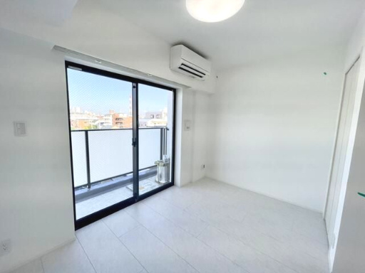 エストゥルース亀有の居間・リビング