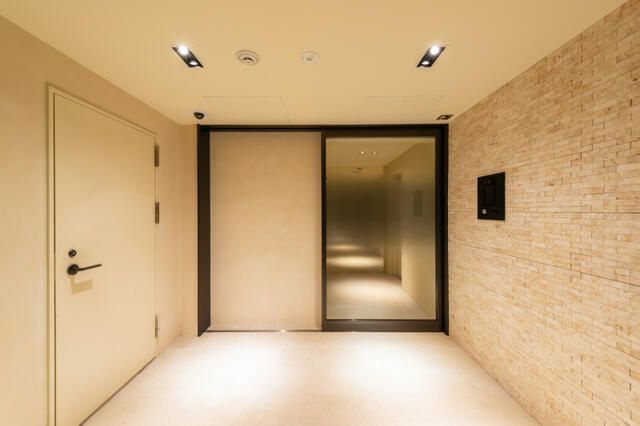 エストゥルース亀有のエントランス