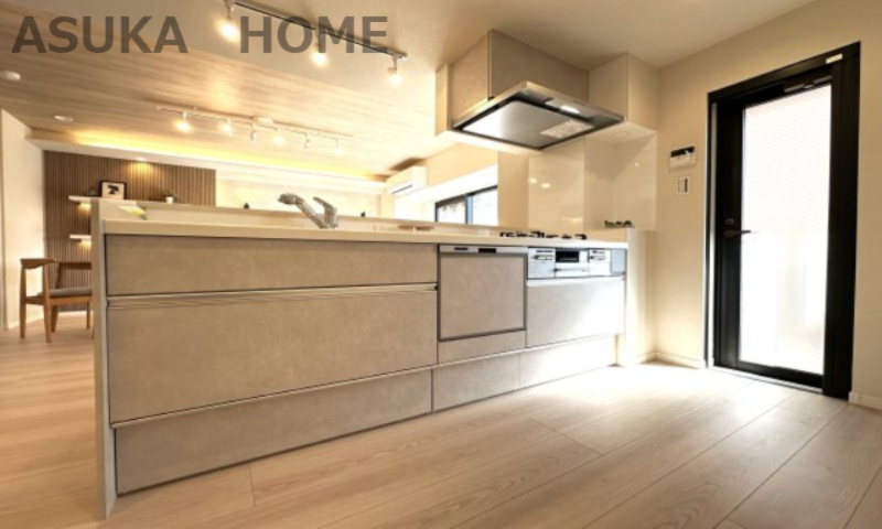 マークミュー横濱シティフロントのキッチン|ご夫婦や親子での料理をする時間が楽しくなる使い勝手の良い、広いワークトップ♪