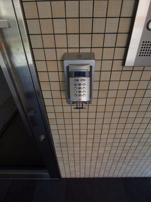 【セキュリティ】 | ベステ北野田 | 静脈認証式オートロック