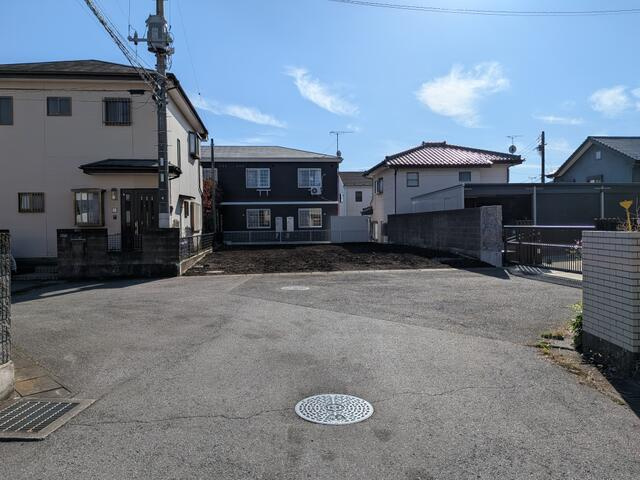 宇都宮市越戸1丁目　158.74㎡　売地の外観|物件の北側道路から物件を撮影
