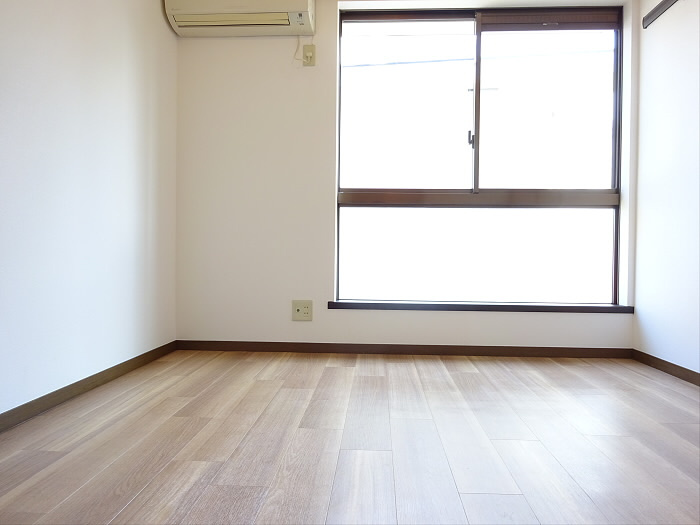 フラット羽根木の居間・リビング|ゆったりとした居間です