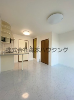 【洋室】 | 　レナジア大和田 | 広々とした洋室です