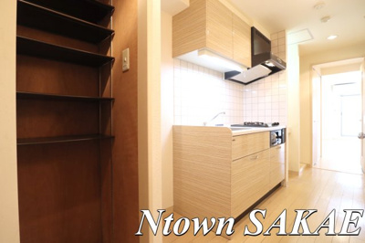 【玄関】 | アンジュール栄 | 専用の収納スペースです