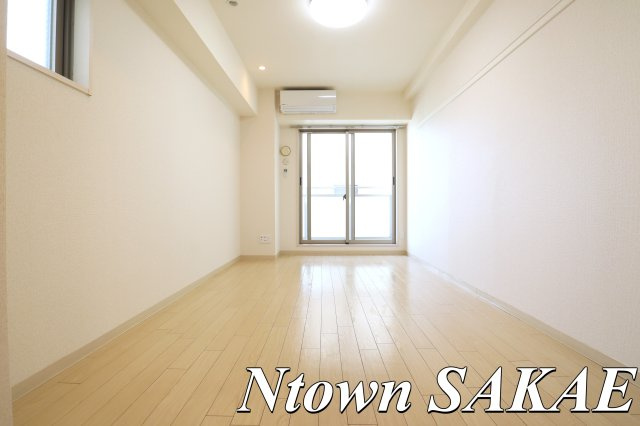 【居間・リビング】 | アンジュール栄 | こちらの居間で趣味の時間をお楽しみください