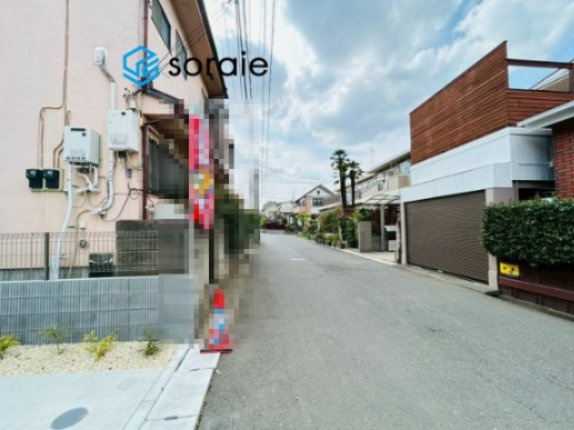 所沢市下安松第7　新築戸建て　リーブルガーデンの前面道路含む現地写真|令和8年4月14日撮影。