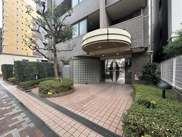 ヴィルヌーブ入谷のエントランス