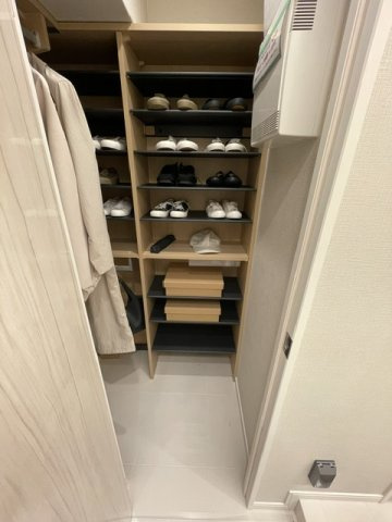 カテリーナ三田タワースイートの玄関