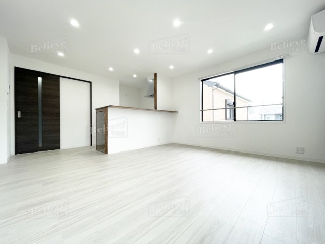 サンハイツAKIYAMAの居間・リビング|広いリビング★