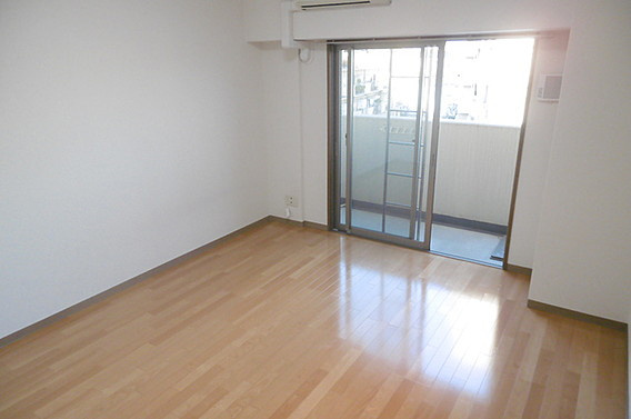 クレイン・トトヤミチの居間・リビング