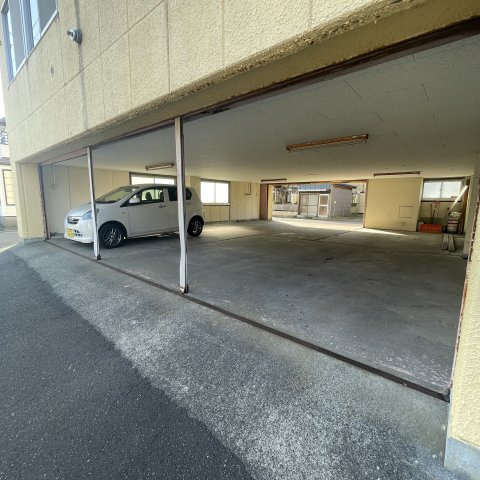 マンションＴの駐車場