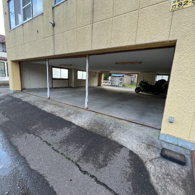 マンションＴの駐車場