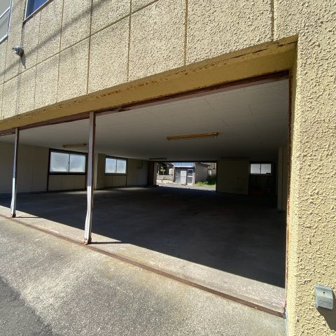 マンションＴの駐車場