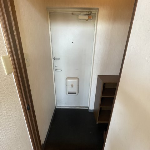 マンションＴの玄関