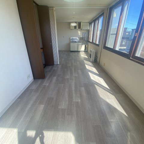 マンションＴの洋室