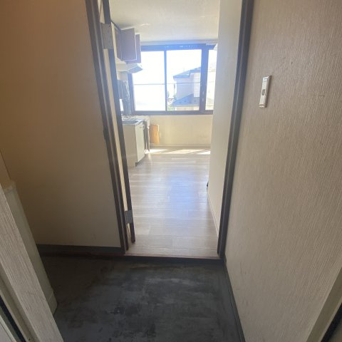 マンションＴの玄関