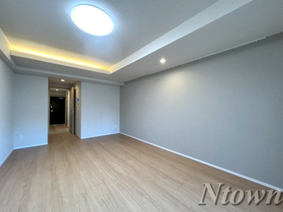 【居間・リビング】 | ロイヤルカーサ千種 | おしゃれな居間です