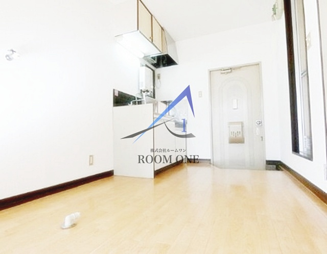 パインハイツの居間・リビング|洋室のお部屋です。