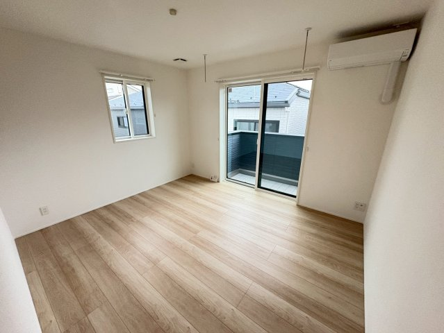 大野町２丁目戸建貸家の洋室