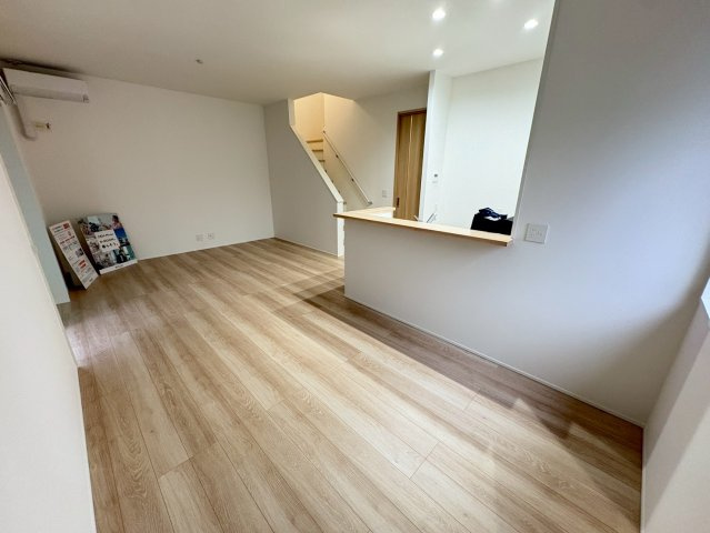 大野町２丁目戸建貸家の居間・リビング