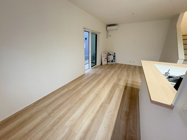 大野町２丁目戸建貸家の居間・リビング