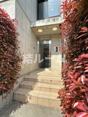 板橋区中台２丁目の賃貸マンションのエントランス