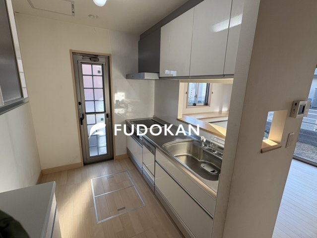 【キッチン】 | 天童市東久野本二丁目 | サビにくく熱に強いステンレスシンク。お皿洗いや、調理過程の水切りなどで使われるシンクはワイドなタイプほど使い勝手がよくお手入れも楽々です。