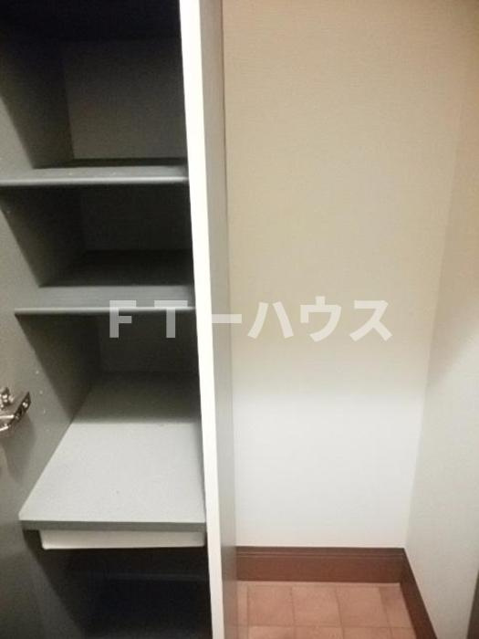 コージーコートの洋室