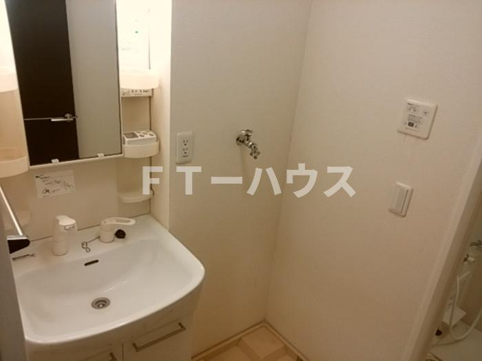 コージーコートの洗面所