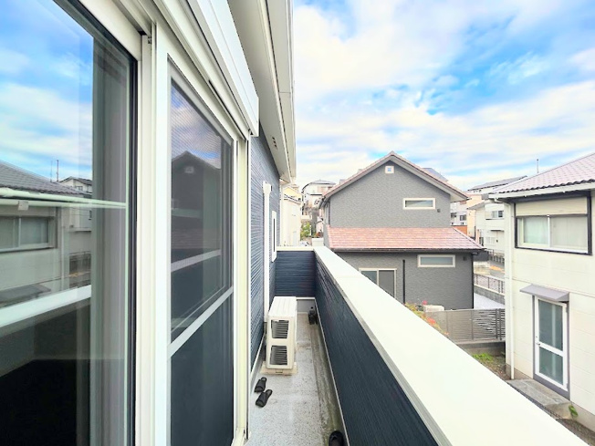 【バルコニー】 | ◆戸塚区戸塚町中古住宅◆ | ◆日当たり良好なバルコニー！毎日のお洗濯にも嬉しいですね！