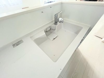 【キッチン】 | ◆戸塚区戸塚町中古住宅◆ | ◆広々したキッチンシンク。洗い物が多い時にも快適にご利用いただけます。