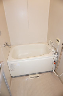 【浴室】 | ウィスタリアハイツB | ウィスタリアハイツB　浴室