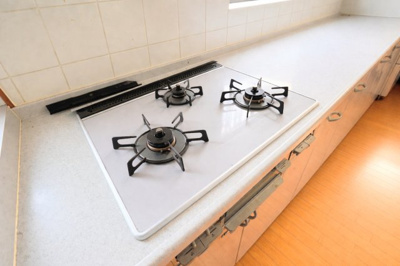 【キッチン】 | ◆◇笹野台中古戸建◆◇ | ◆毎日使うものだからこそ、料理をする人にとって何口あるのかは重要なポイントですね！【画像は加工しています】