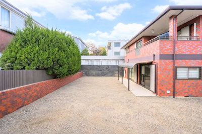 【庭】 | ◆◇笹野台中古戸建◆◇ | ◆お手入れのしやすいちょうどよいサイズ感のお庭付き。植栽や家庭菜園等多目的にご利用いただけるプライベート空間。【画像は加工しています】