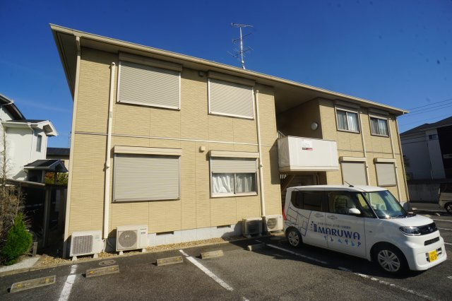 奈良市中山町のアパート