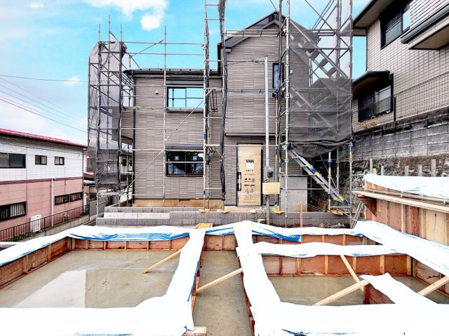 戸塚区平戸町　新築戸建て　第2の外観|◆堂々たる趣ながら、主張し過ぎずどこか余裕を感じさせるシャープなフォルムで佇む邸宅は、晴天の空と照らし合わせる事で、本来あるべき完成形の姿を見せてくれます。
