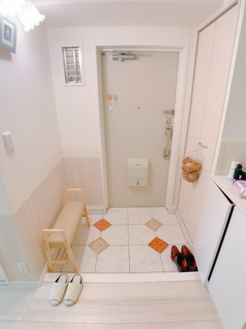 【玄関】 | ◆◇◆秦野南が丘さつき東住宅 １階◆◇◆ | ■白を基調とした明るい玄関です♪