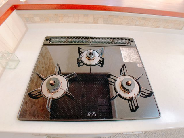 【キッチン】 | ◆◇◆秦野南が丘さつき東住宅 １階◆◇◆ | ■３口コンロ♪