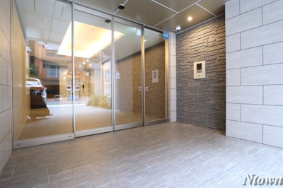 【エントランス】 | エステムコート名古屋葵 | 落ち着いたエントランスです