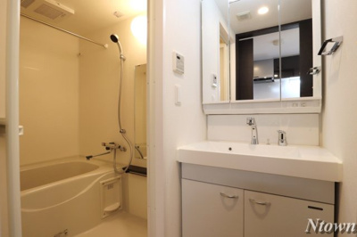 【独立洗面台】 | エステムコート名古屋葵 | 使いやすい独立洗面台です