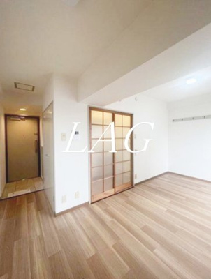 【居間・リビング】 | アズール上野 | 洋室のお部屋です。