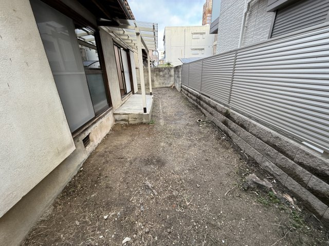 市役所側貸家③の庭