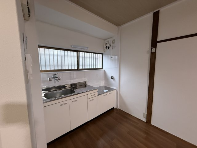 市役所側貸家③のキッチン