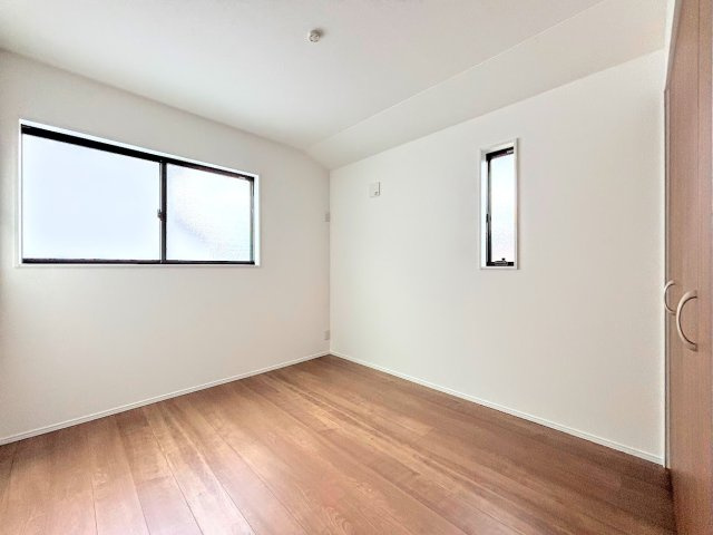 戸塚区平戸町　新築戸建て　第3の洋室|◆土・日・祝日は、当社スタッフによる現地案内会を実施しております。もちろん平日のご案内も可能です。お気軽にご相談ください！！
