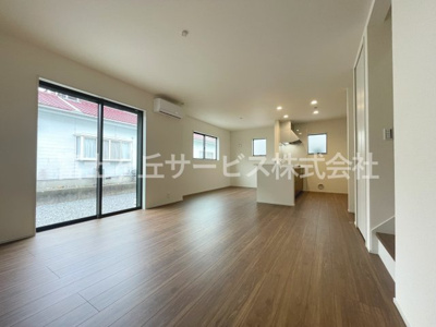 【居間・リビング】 | 牧之原市静波 2期 新築一戸建て 2号棟 | リビングダイニングです