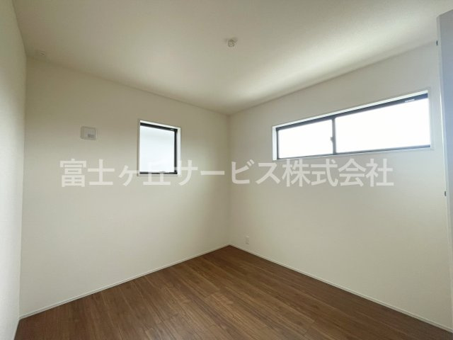 【洋室】 | 牧之原市静波 2期 新築一戸建て 2号棟 | 使い勝手のいい洋室です