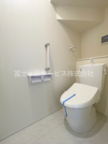 【トイレ】 | 牧之原市静波 2期 新築一戸建て 2号棟 | 1階トイレです