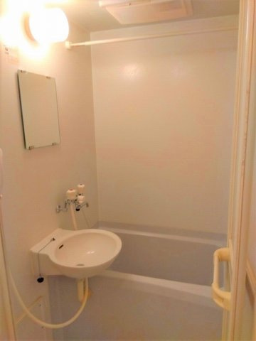 レオパレススプリングAの浴室